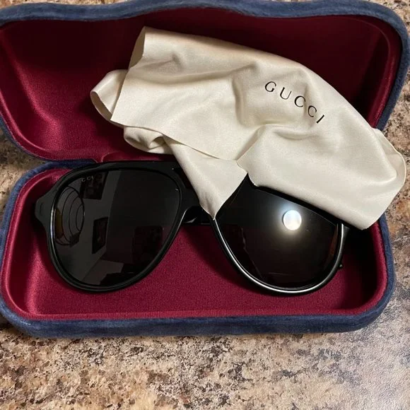 Gucci Mens UV Protection Retro Aviator Sunglasses Black 59mm.